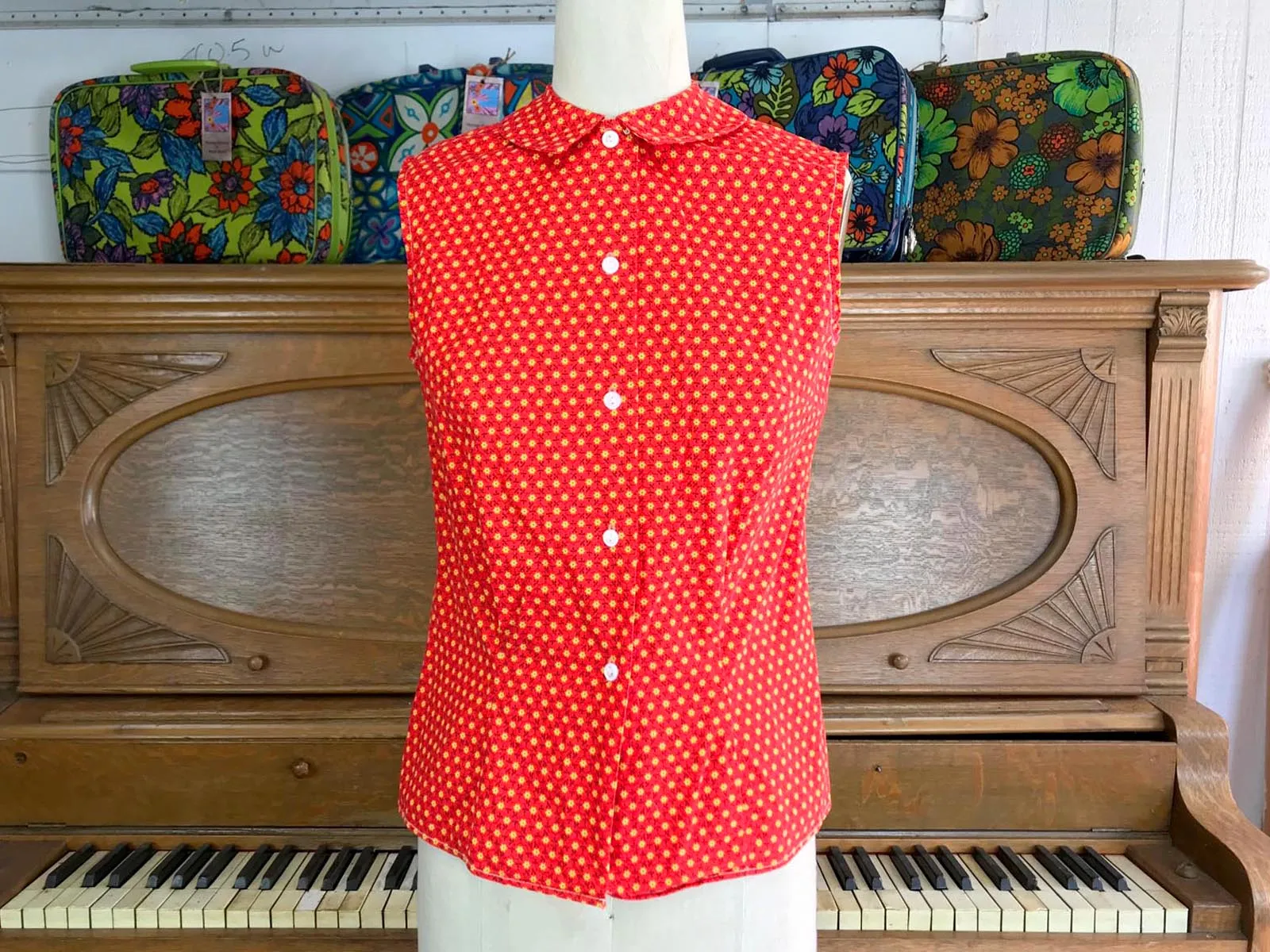 Vintage 50s | Red Pintuck Cotton Button Down Collared Sleeveless Blouse Top | S